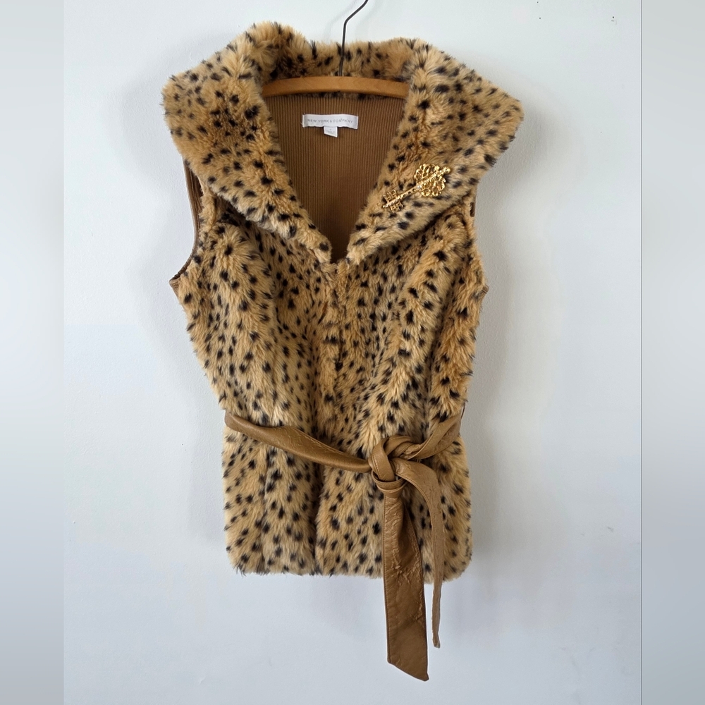 Faux Fur Leopard-Print Vest in Camel and Black